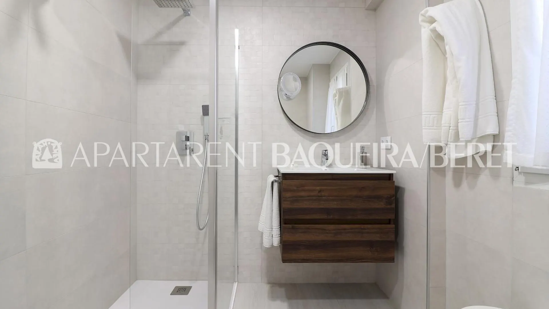 Apartarent 1500 - Apartamento Montlude Baqueira Beret 0*,